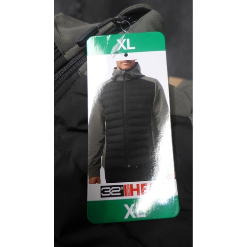 3281 - Quantity of mens 32 heat jackets - various sizes and colours. *This lot is subject to VAT