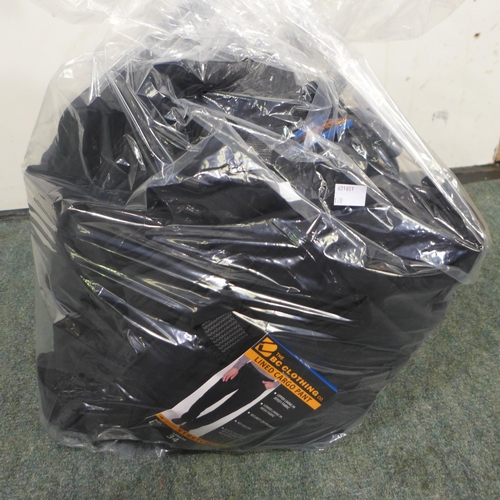 3283 - Quantity of mens black, BC clothing, lined cargo apnts mainly size Lx34. *This lot is subject to VAT