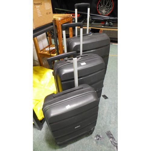 3170 - American Tourister - Bon Air Black Luggage 3pc Set, (damaged handle on small case) Original RRP £133... 