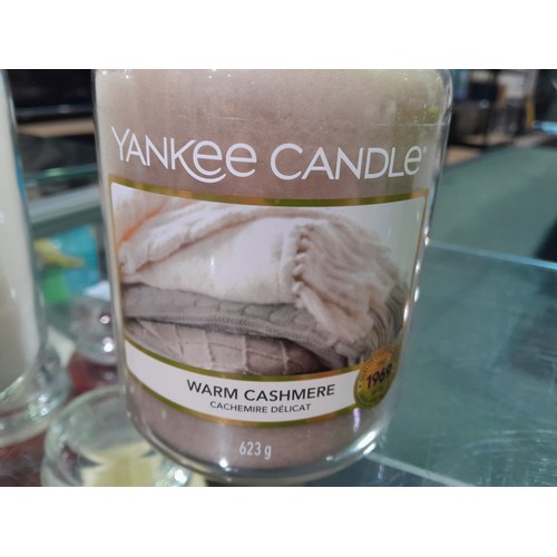 3064 - 2 x Yankee Candles (316-372/913) * This lot is subject to VAT