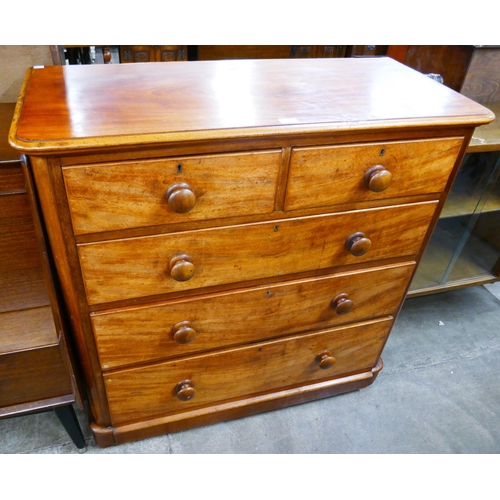 122 - A Victorian walnut chest of drawers