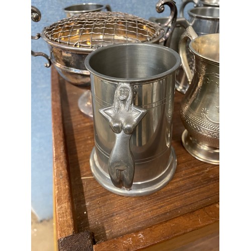 372 - Assorted tankards and plated ware