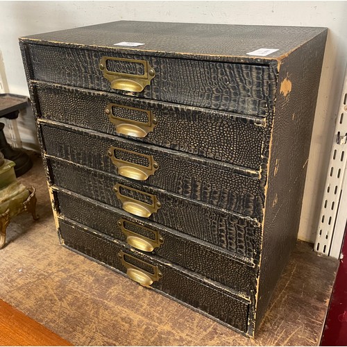 408 - A six drawer table top chest