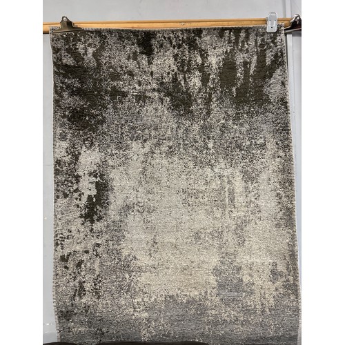 1369 - A grey ground contemporary patterned designer rug