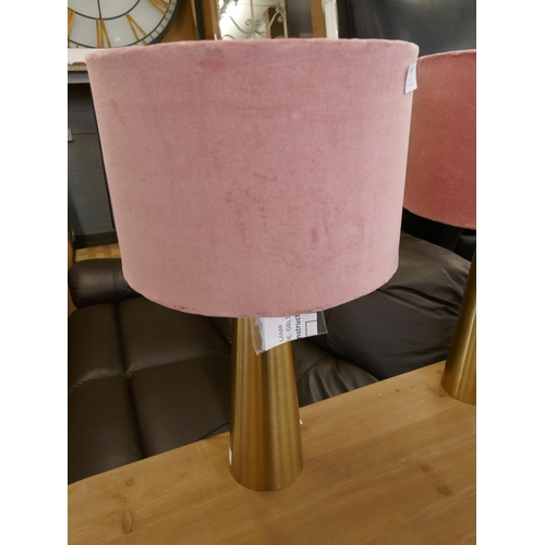 1475 - A pair of brass table lamps with pink velvet shades