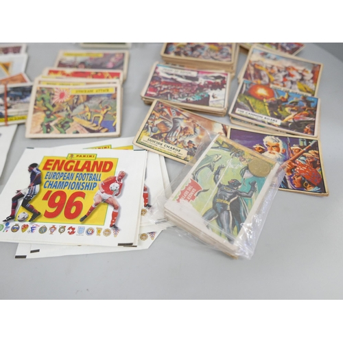 647 - Trade cards including football, Batman, Civil War News, Lord of the Rings, etc.