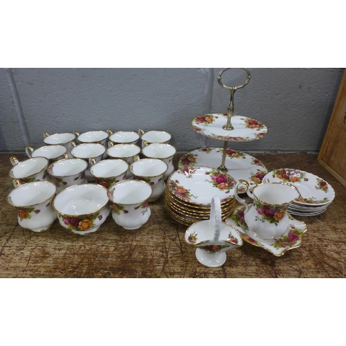 679A - A collection of Royal Albert Old Country Roses tea wares, ashtray chip to rim **PLEASE NOTE THIS LOT... 