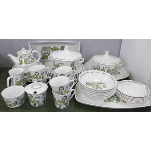 733 - A Figgjo Norway Market pattern tea and dinner service; seven plates, four side plates, six tea plate... 