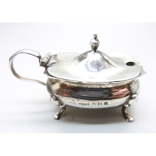 796 - A silver cruet set, Birmingham 1908/10, 99g