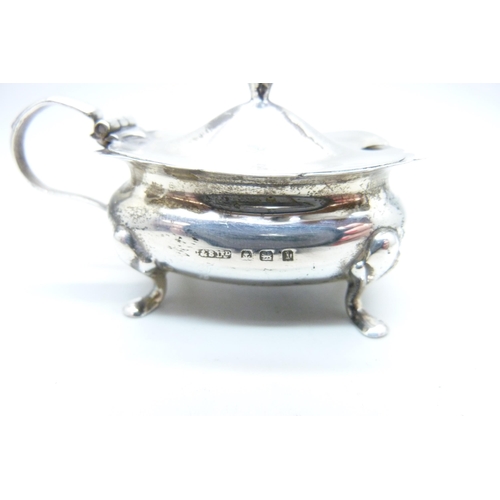 796 - A silver cruet set, Birmingham 1908/10, 99g