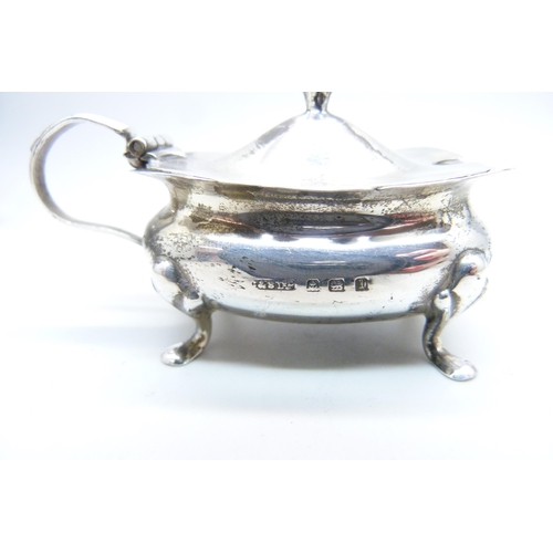 796 - A silver cruet set, Birmingham 1908/10, 99g