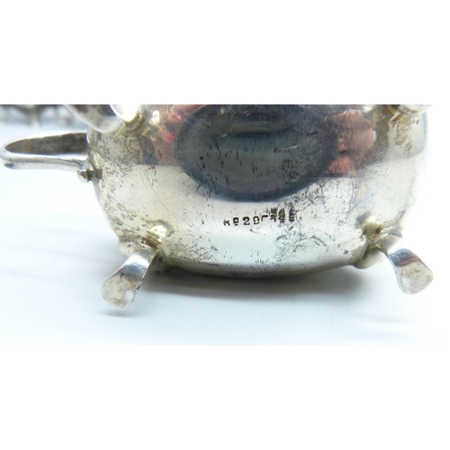 796 - A silver cruet set, Birmingham 1908/10, 99g