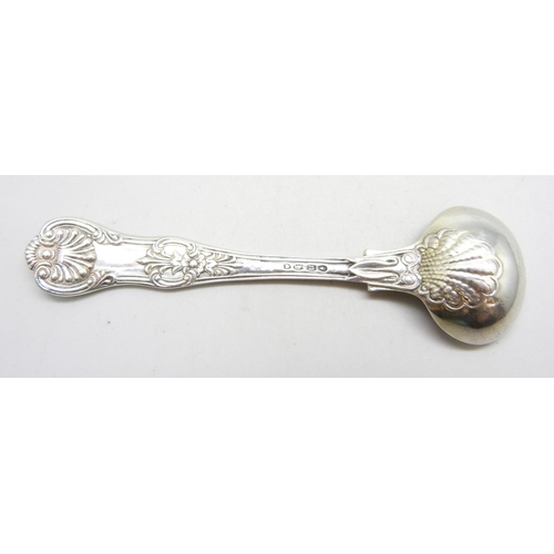 806 - A small silver Queen's pattern sauce ladle, crested, London 1834, 30g, 113mm