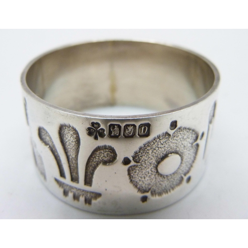 809 - Two Irish silver napkin rings, Michael D Hilliar, 62g