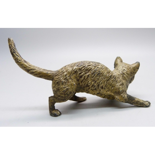 818 - A late 19th Century cold painted model of a Louis Wain style cat, 10.5cm