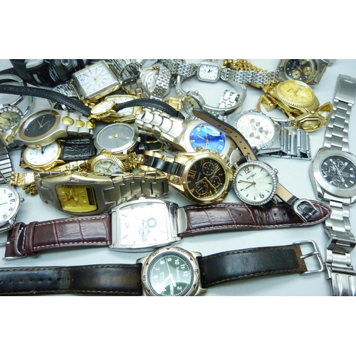 832 - Assorted lady's and gentleman's wristwatches