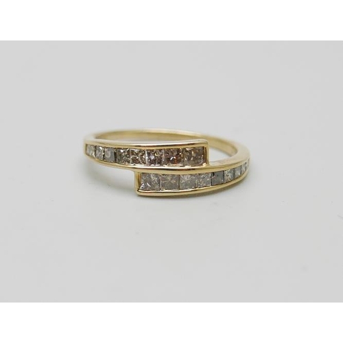 940 - A 9ct gold and 1ct champagne diamond ring, with certificate, 2.7g, S