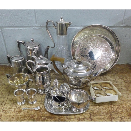 971 - A collection of plated ware, including a cruet set and a three piece tea service **PLEASE NOTE THIS ... 