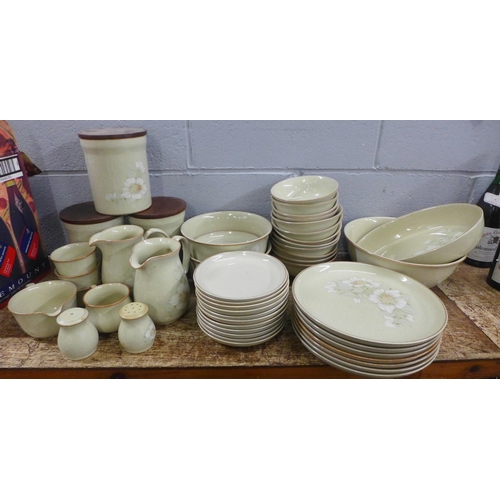 979 - A collection of Denby Daybreak **PLEASE NOTE THIS LOT IS NOT ELIGIBLE FOR POSTING AND PACKING**