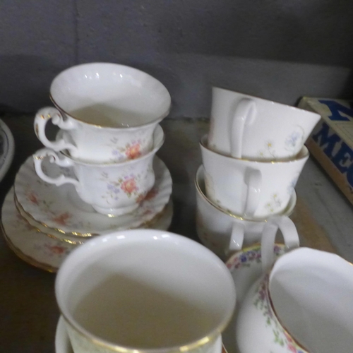 987 - Tea and dinnerware including various Royal Doulton **PLEASE NOTE THIS LOT IS NOT ELIGIBLE FOR POSTIN... 