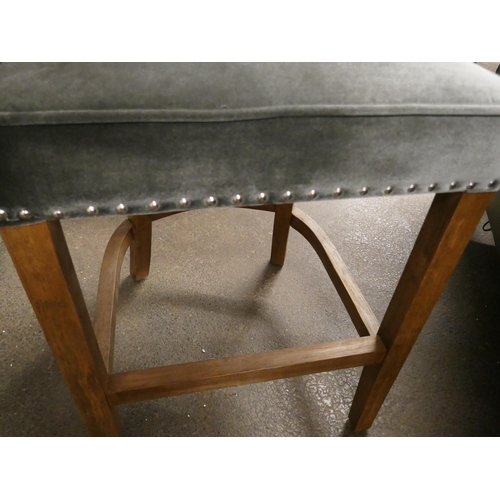 1417 - A bar table and four velvet buttoned stools *This lot is subject to VAT