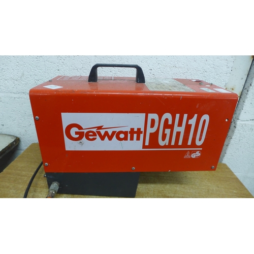 2018 - A Gewatt PGH10UK 230v gas-fired space heater