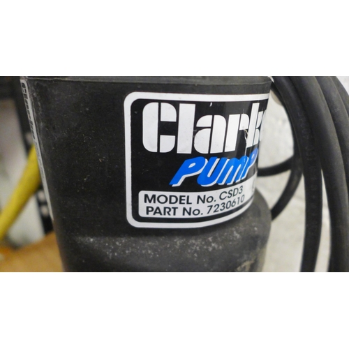2038 - A Clarke CSD3 200-250v blue plug multi stage submersible water pump