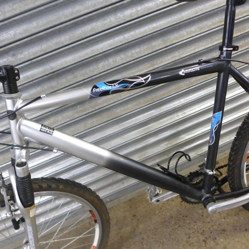 2213 - An Airlite free ride LX Aluminium Raleigh gents mountain bike