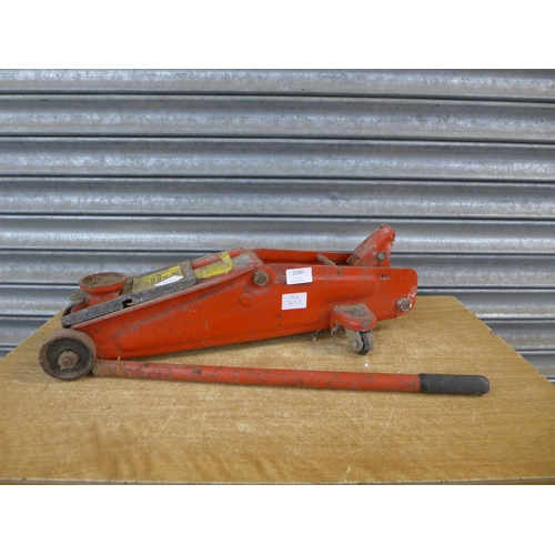 2220 - A Master Mechanic 2 ton Hydraulic trolley jack