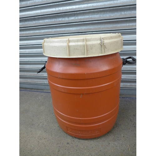 2243 - Six red plastic storage/brewing barrels