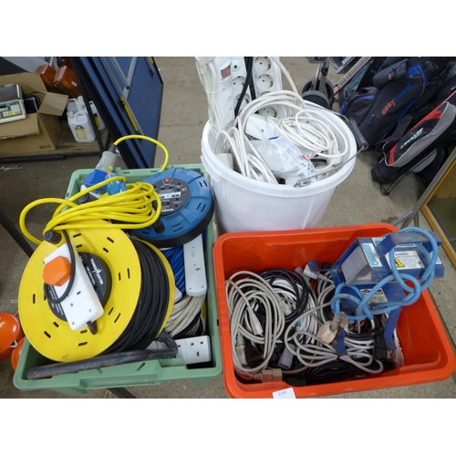 2249 - A large amount of 240v 3-pin and blue plug power cables, splitters and extension cables