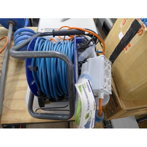 2267 - A large amount of 240v 3-pin and blue plug power cables, splitters and extension cables