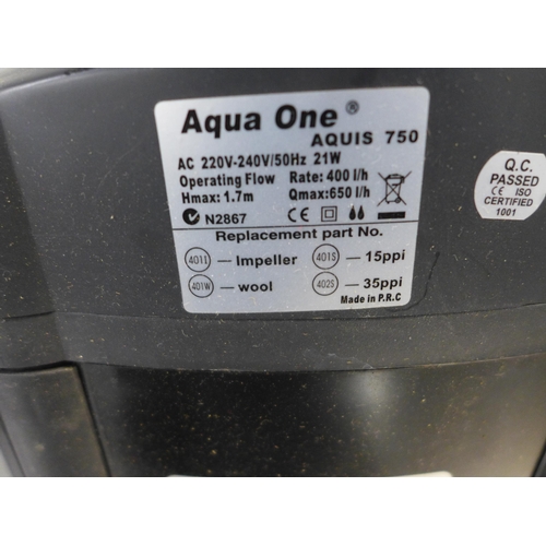 2280 - An Aqua One Aquis 750 240v 21w fish tank filter