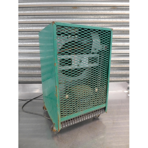 2281 - A 240v industrial refrigerating cooler and a 3.7kw gas powered workshop heater (Europa-E)