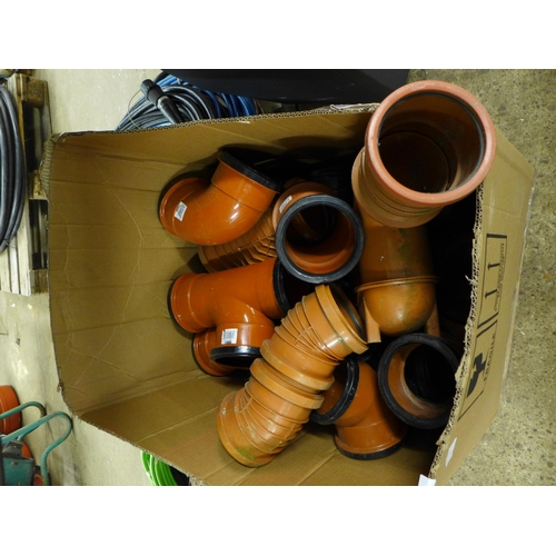 2284 - A box of approx. 25 Upvc pipe fittings