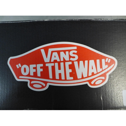 2297 - A pair of Vans white lace up trainers - UK size 6 - in box