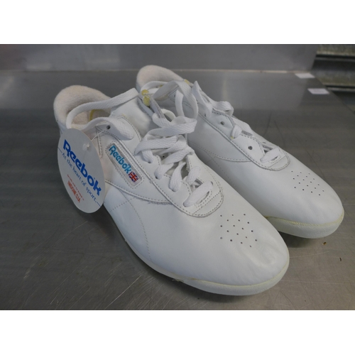 2327 - A pair of Reebok Freestyle white lace women's trainers, size 8 - in box