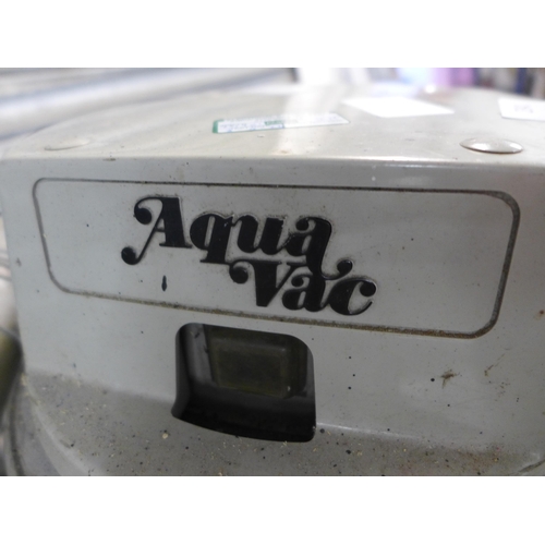 2341 - A multisystem AquaVac type 6319P 110w 240v pond vacuum