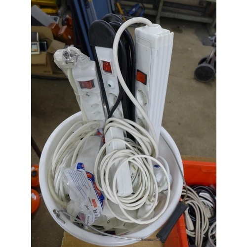 2249 - A large amount of 240v 3-pin and blue plug power cables, splitters and extension cables