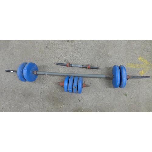 2250 - A set of weight lifting bars and plastic coated weights