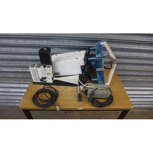 2347 - A Microwave Radio Corporation 40MX microwave omitter system and controller unit