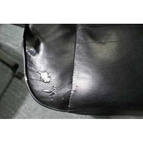 3370 - Bts Task Chair Ii - Worn/ Damaged - Model 51551               (317-382) *This lot is subject to VAT