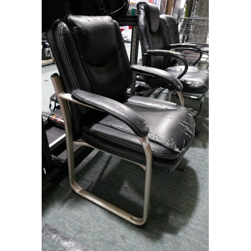 3371 - Black Bonded Leather Guest Chair - Worn/ Damaged (317-227) *This lot is subject to VAT