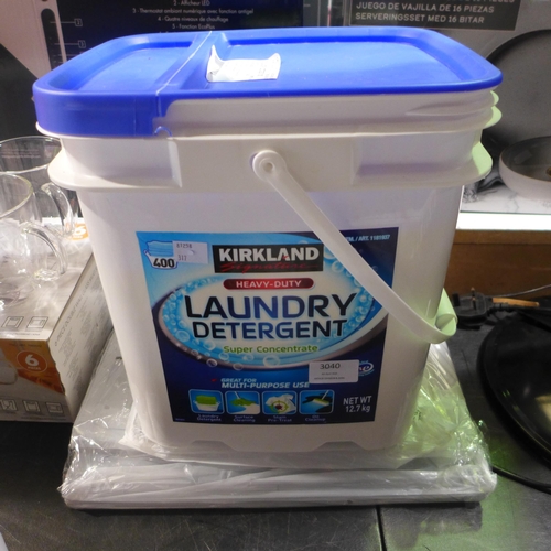 3040 - Kirkland Signature Laundry Detergent, Stackable Shoe Boxes (317-332,511) *This lot is subject to VAT