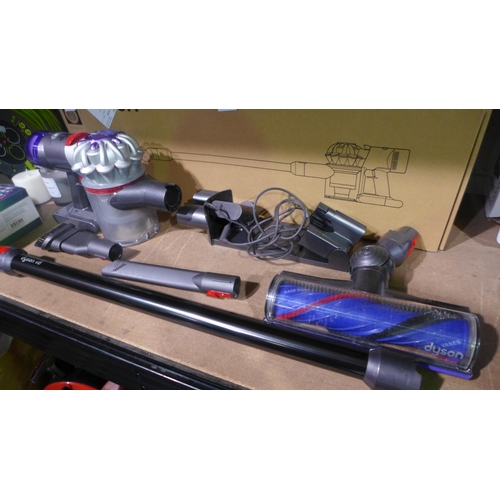 3090 - Dyson V8 Stick Vacuum Cleaner With Battery, Original RRP £264.99 + VAT (317-179) *This lot is subjec... 