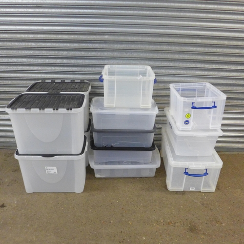 2262 - 12 Plastic storage boxes - various styles and sizes (12 with lids, 2 without)