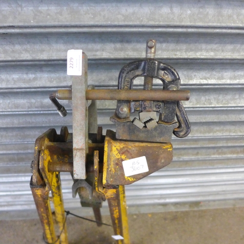 2279 - A Workshop pipe bender with pipe vice and metal tool box of formers