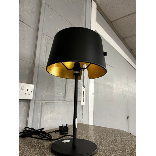 1471 - A Pien black and gold table lamp