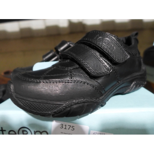 3175 - Pair of Kid's Term school shoes, size UK 9 (child size) *This lot is subject to VAT