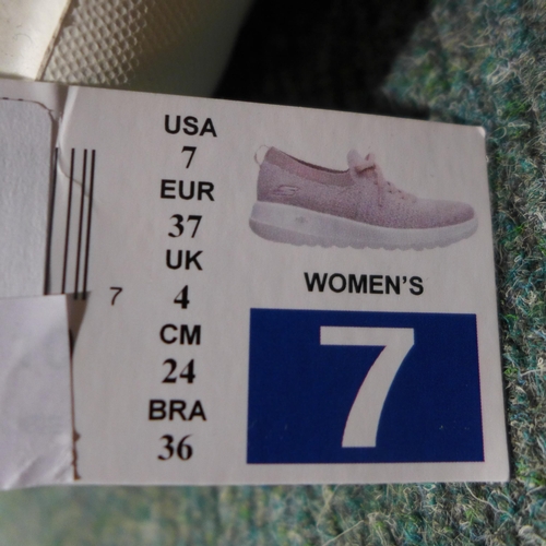 3177 - Pair of Ladies pink Skechers UK size 4 *This lot is subject to VAT